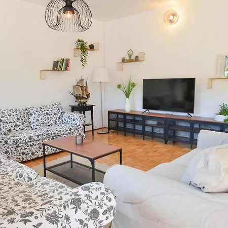 Apartment Luana With Private Pool Kasic