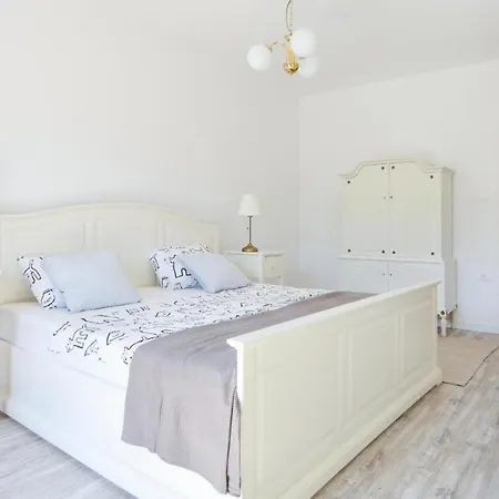 Luana With Private Pool Apartment *
